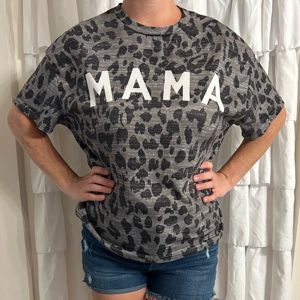 Gray Leopard Print 'MAMA' T-Shirt